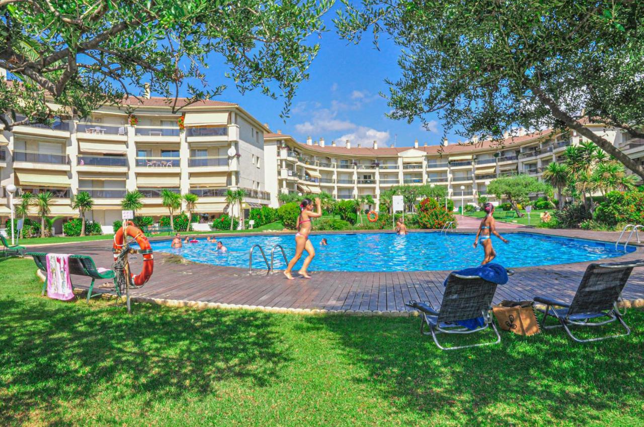 Golf A Bjos 9 Only Families Apartment Cambrils Exterior photo